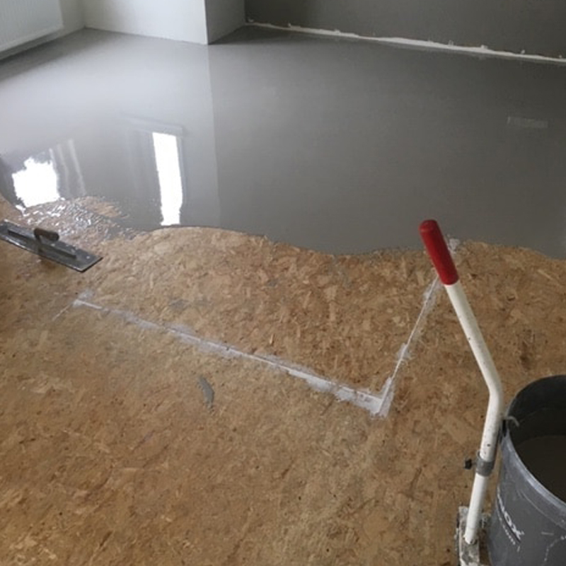 foto van het egalliseren van een vloer door Vorega