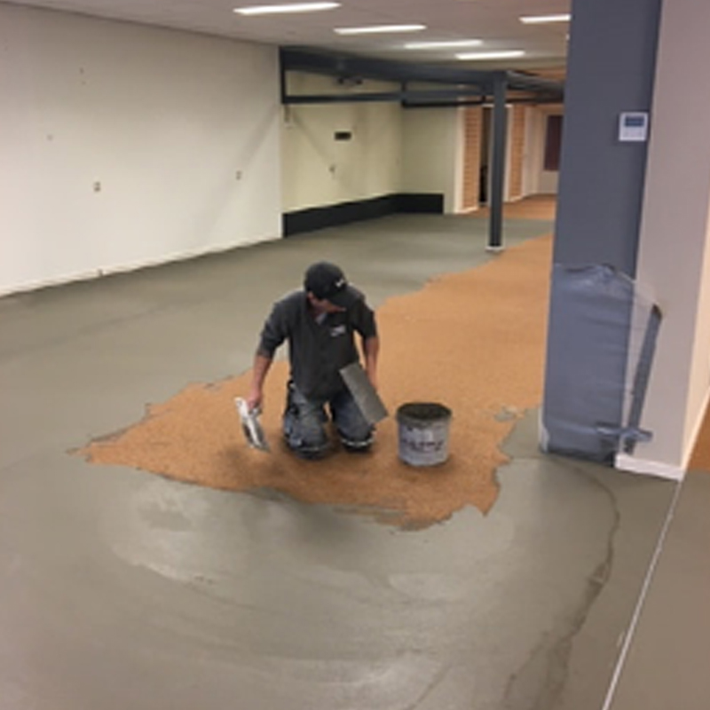 Foto van het voorbereiden van een vloer door Vorega